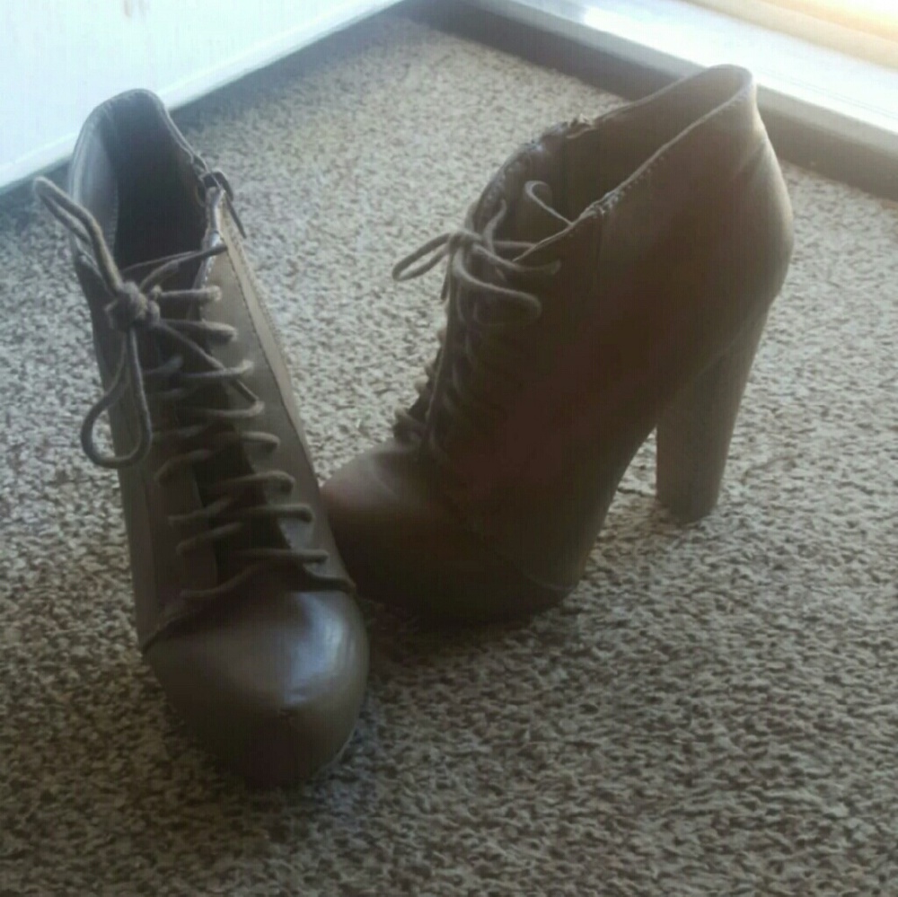 Boot heels